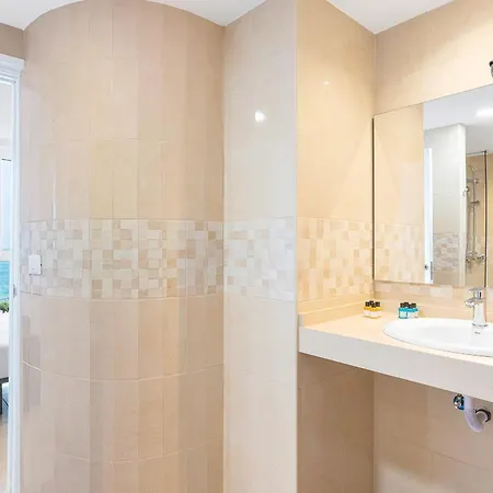 Ocean Vistas 24 Hotel