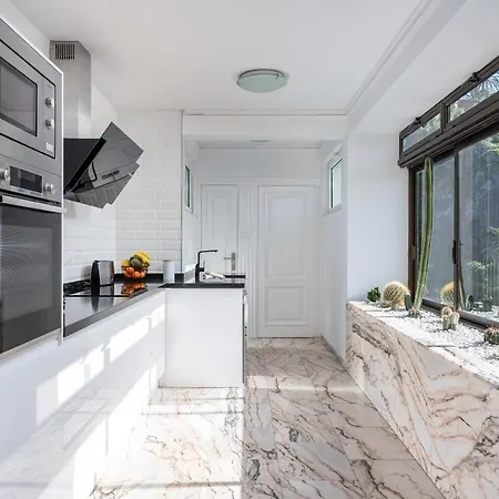 Ocean Vistas 24 Hotel 4*